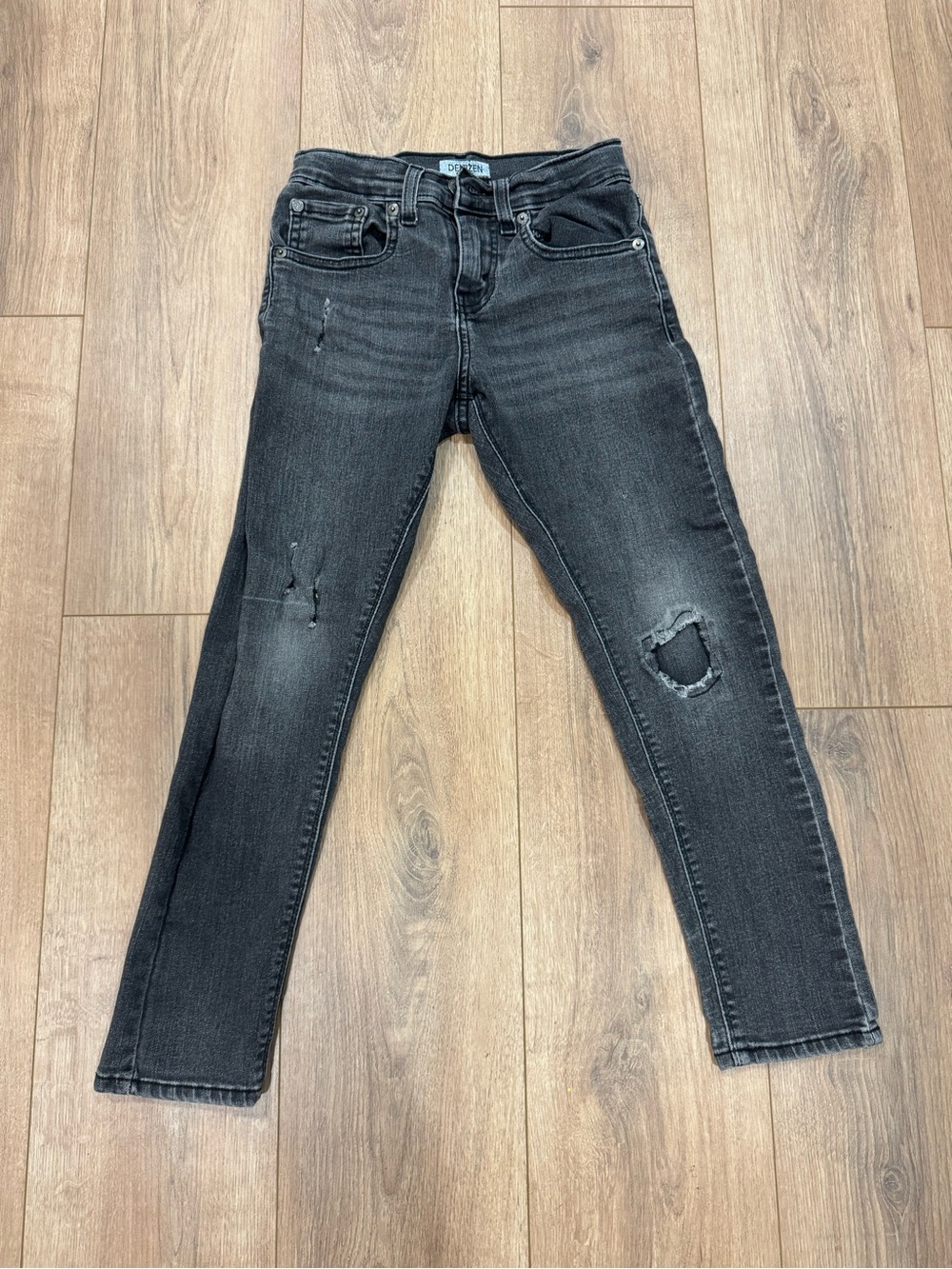 Girls Leviโs Black Distressed Skinny Jeans